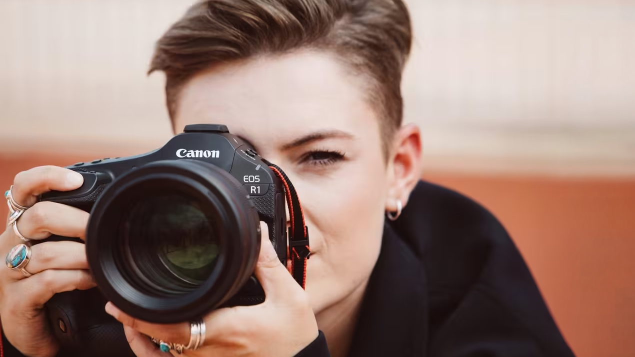 Canon EOS R1 Mirrorless Camera Canon EOS R1 Mirrorless Camera