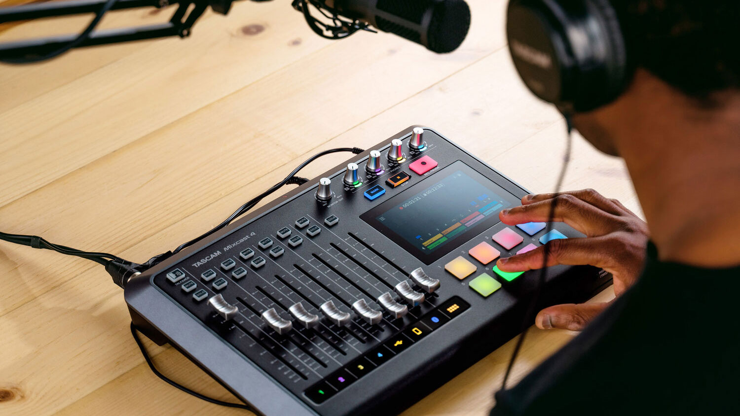 TASCAM Mixcast 4 Podcast Mixer