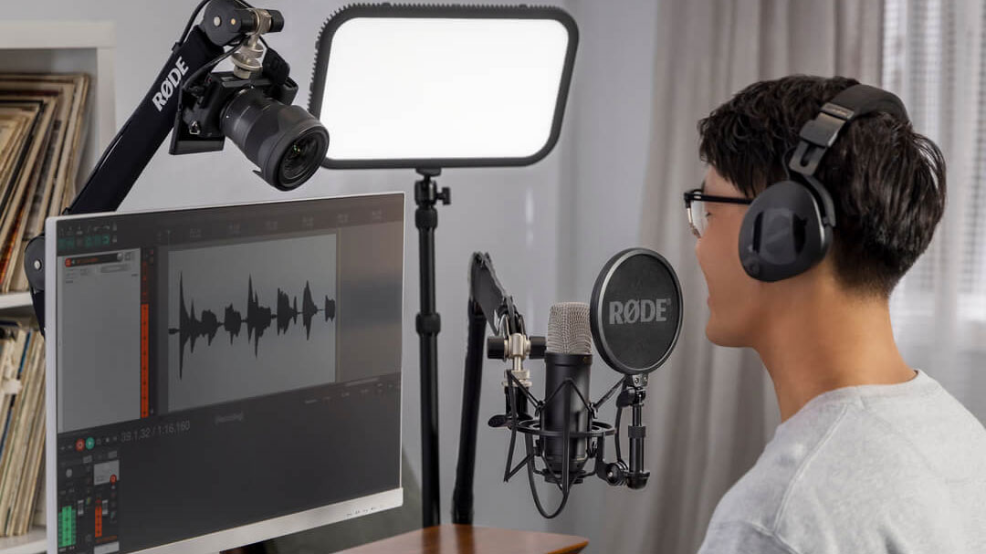 RODE NT1 5th Generation Large-Diaphragm Cardioid Condenser XLR/USB Microphone