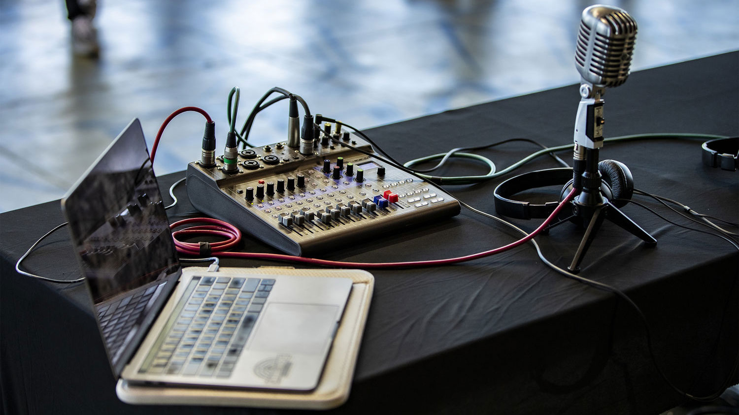 Zoom LiveTrack L-8
