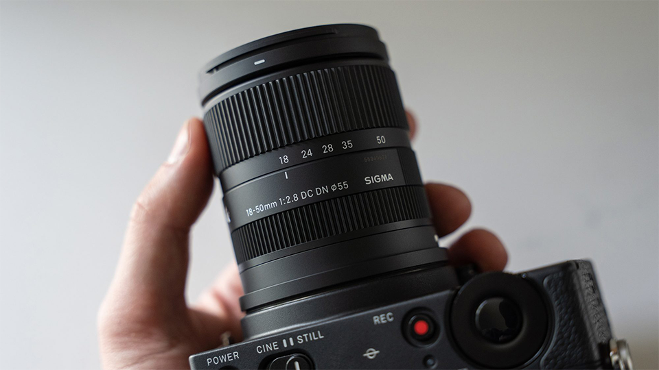 Sigma 18-50mm f/2.8 DC DN Contemporary Lens for Canon RF Sigma 18-50mm f/2.8 DC DN Contemporary Lens for Canon RF