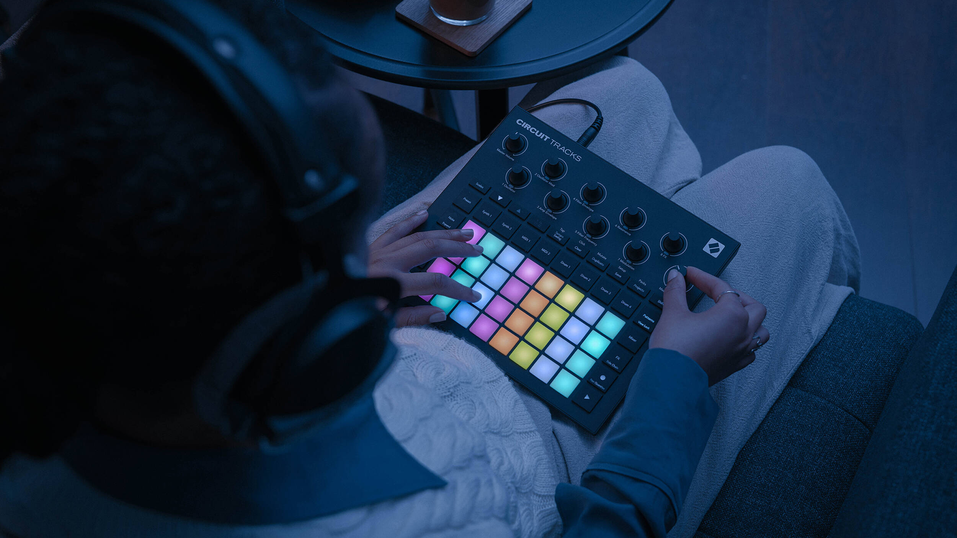 Novation Circuit Tracks Standalone Groove Box with Synths, Drums, and Sequencer Novation Circuit Tracks Standalone Groove Box with Synths, Drums, and Sequencer