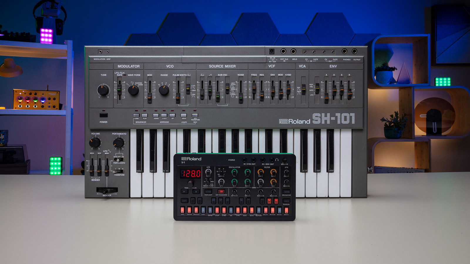 Roland AIRA Compact S-1 Tweak Synth Polyphonic Synthesizer Roland AIRA Compact S-1 Tweak Synth Polyphonic Synthesizer