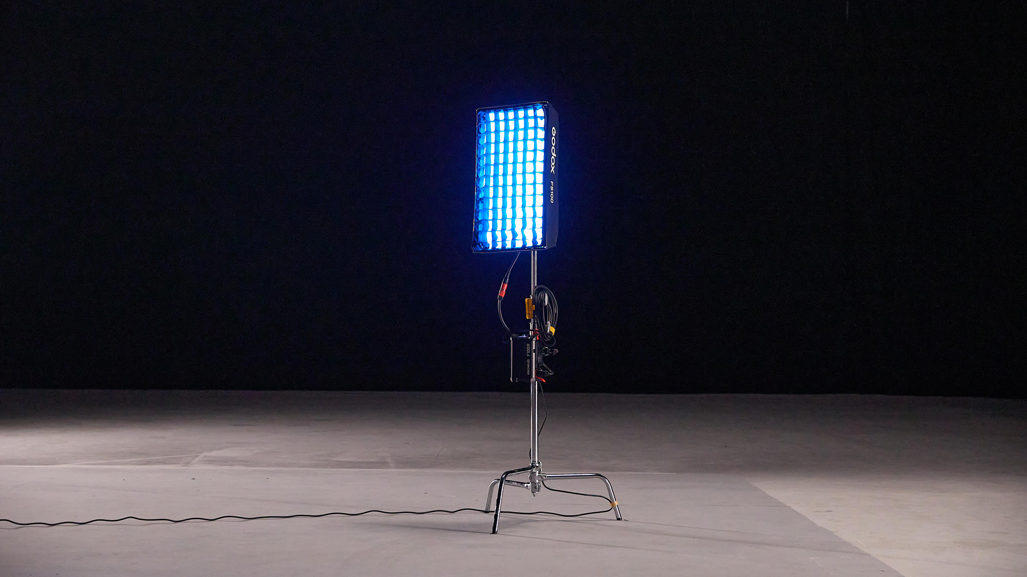 Godox KNOWLED F100R RGB Flexible LED Light Mat (1 x 2') Godox KNOWLED F100R RGB Flexible LED Light Mat (1 x 2')