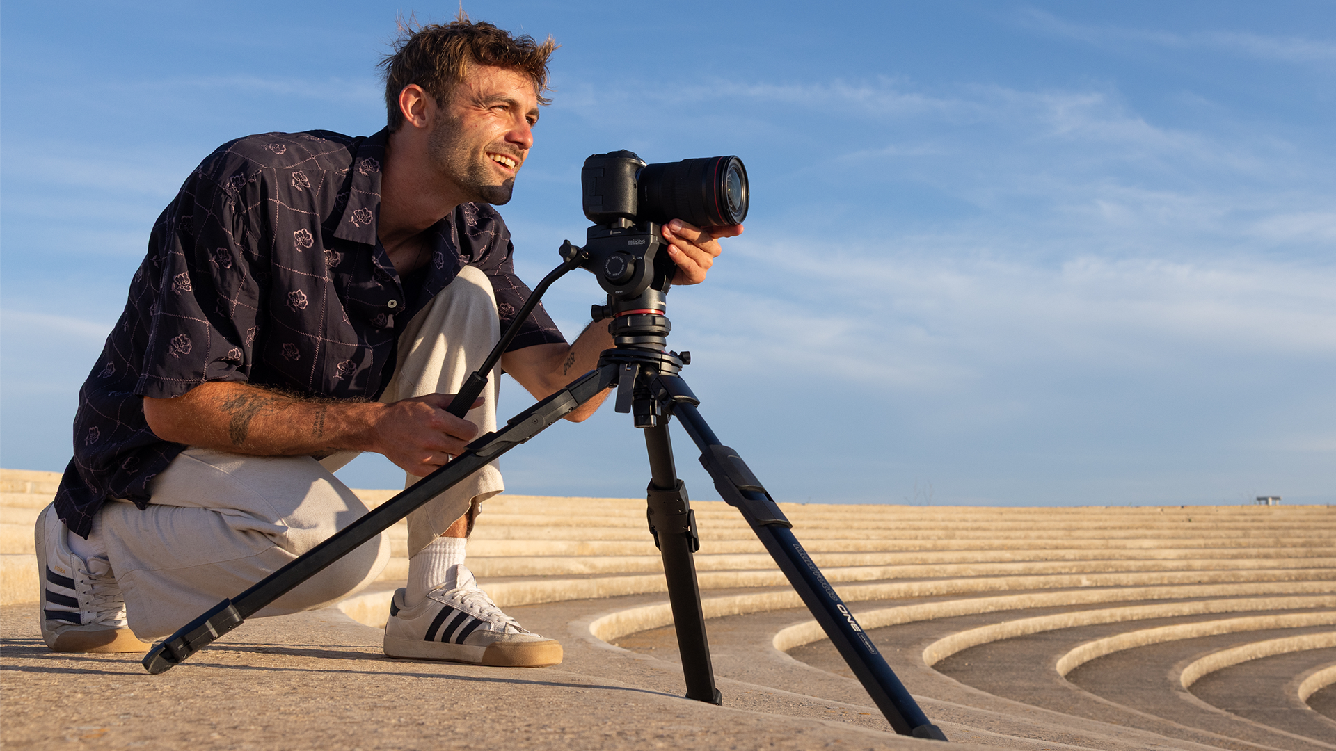 Manfrotto One Carbon Fiber Tripod Manfrotto One Carbon Fiber Tripod