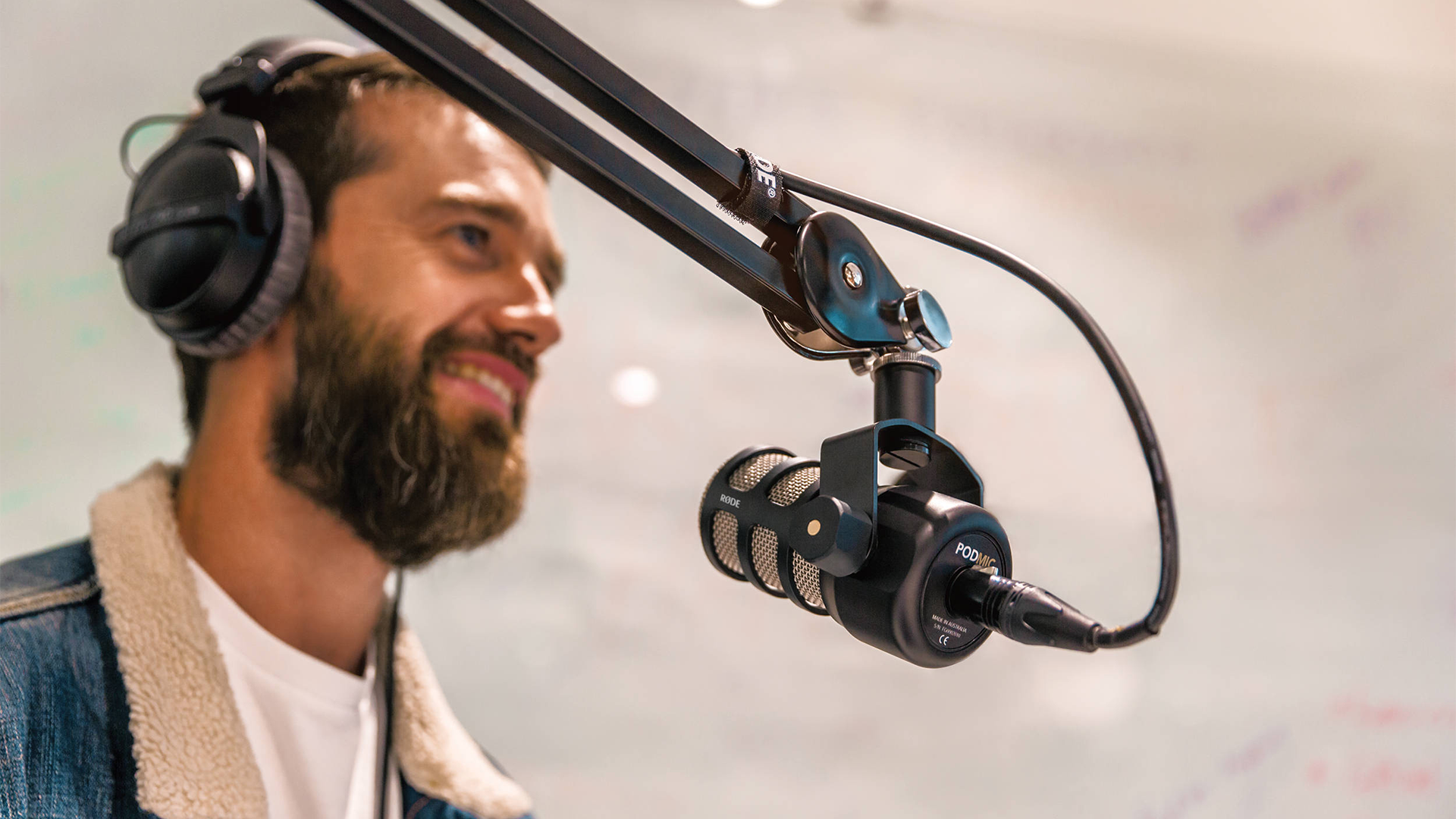 RODE PodMic Dynamic Podcasting Microphone RODE PodMic Dynamic Podcasting Microphone